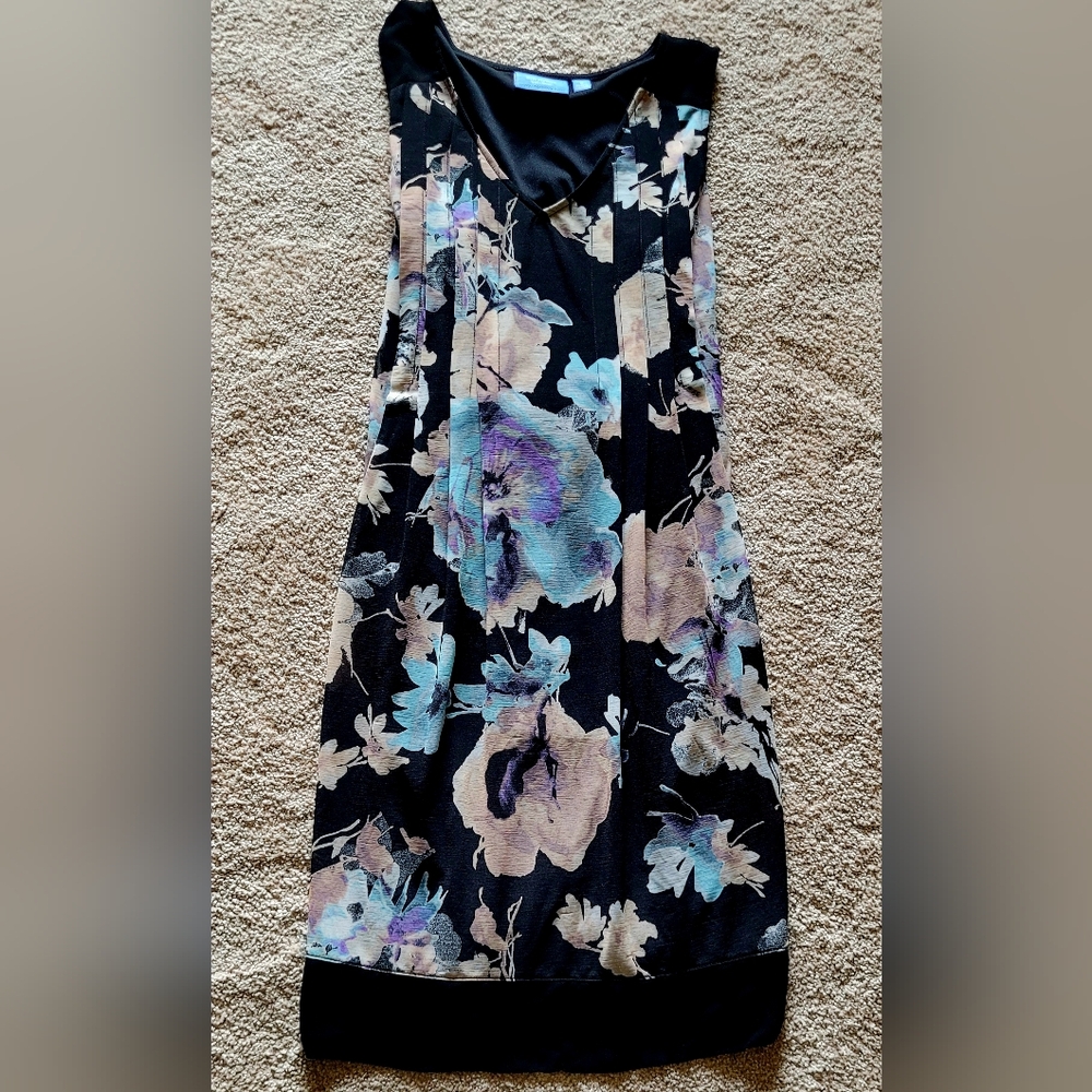 Simply Vera Women's Knee Length Black Floral Dress Size Medium